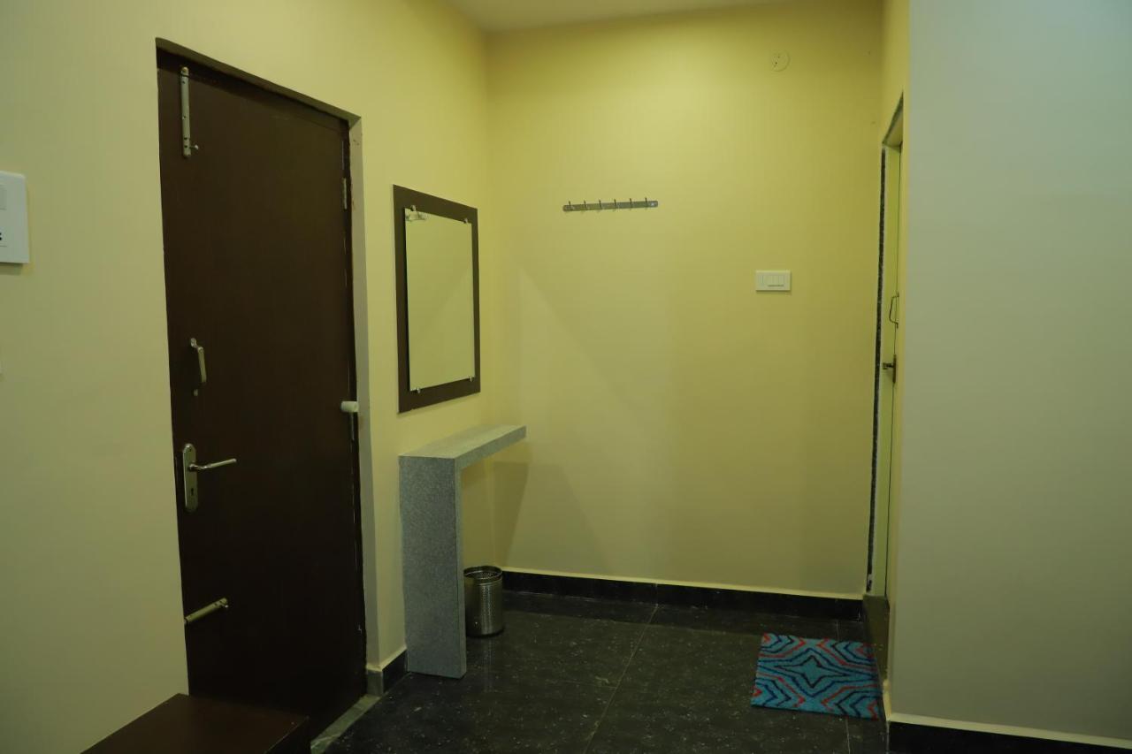 Lsr Hill View Residency Hotel Srikalahasti Exterior foto