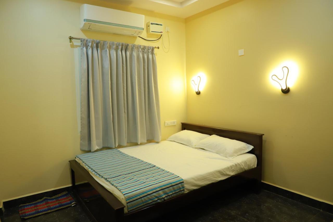 Lsr Hill View Residency Hotel Srikalahasti Exterior foto