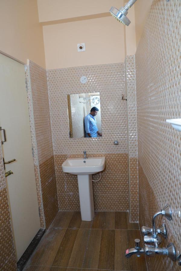 Lsr Hill View Residency Hotel Srikalahasti Exterior foto
